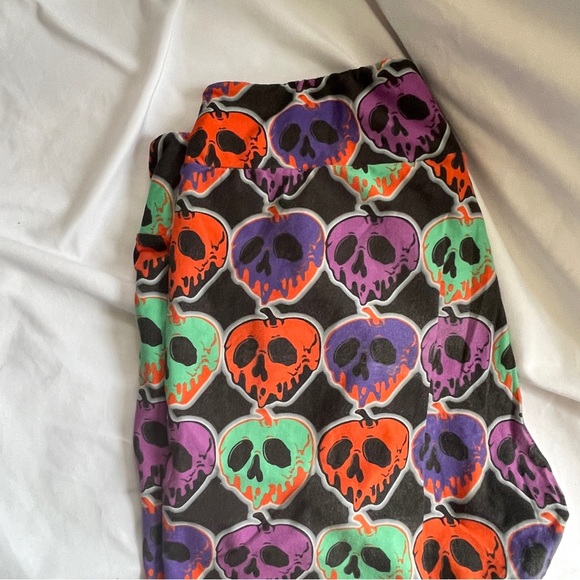 Poison Apple Leggings - Picture 2 of 4